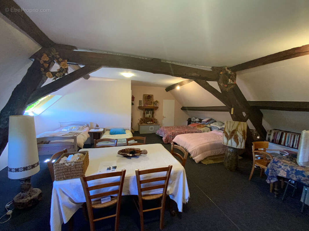SAINT-EMILAND - Proche gare TGV - Maison de village de 139 m² hab. (3 chambres) avec dépendances (90 m²) - photo 4