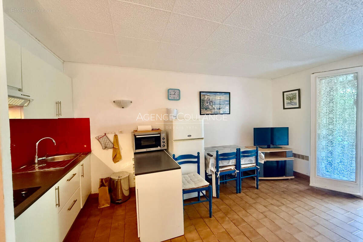 Appartement à SAINT-CYR-SUR-MER