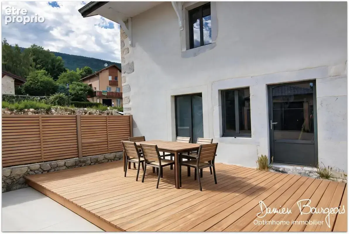 Maison à PERON