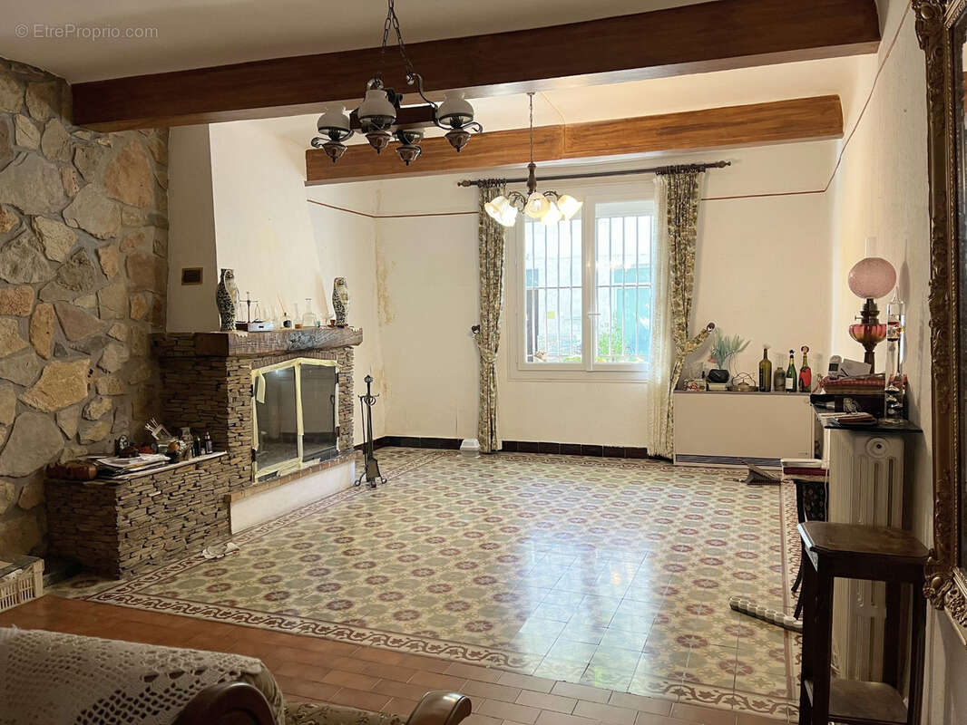 Maison 8 pièces avec cour garage et grenier - photo 6