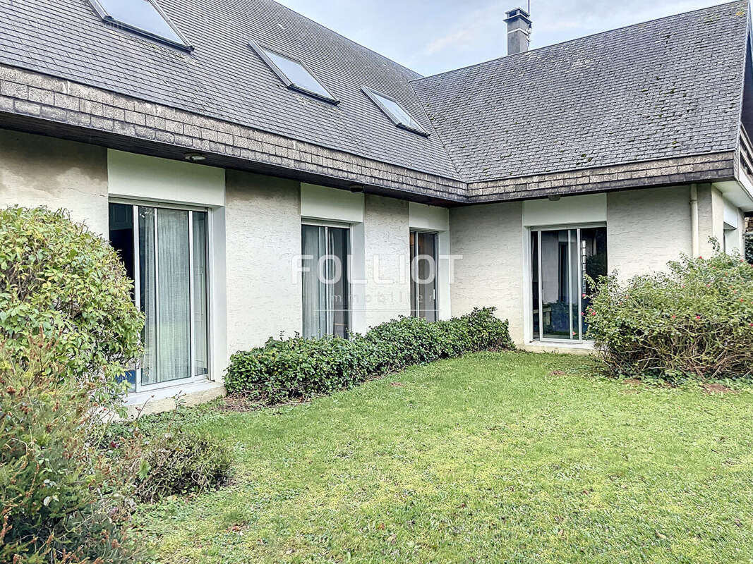 Maison à SAINT-JEAN-DES-CHAMPS