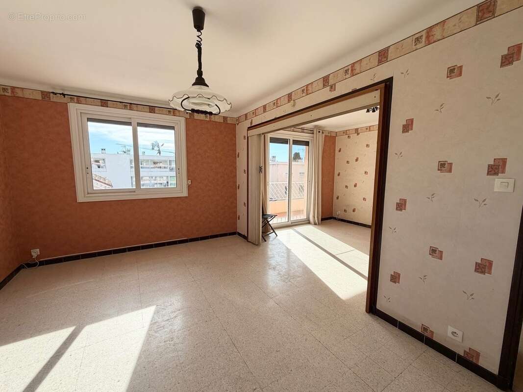 Appartement à SIX-FOURS-LES-PLAGES