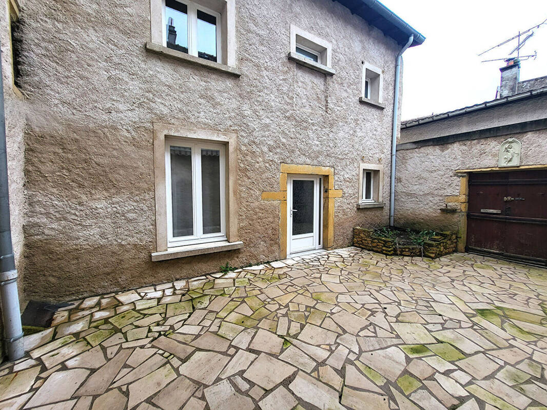 Maison à ARS-SUR-MOSELLE