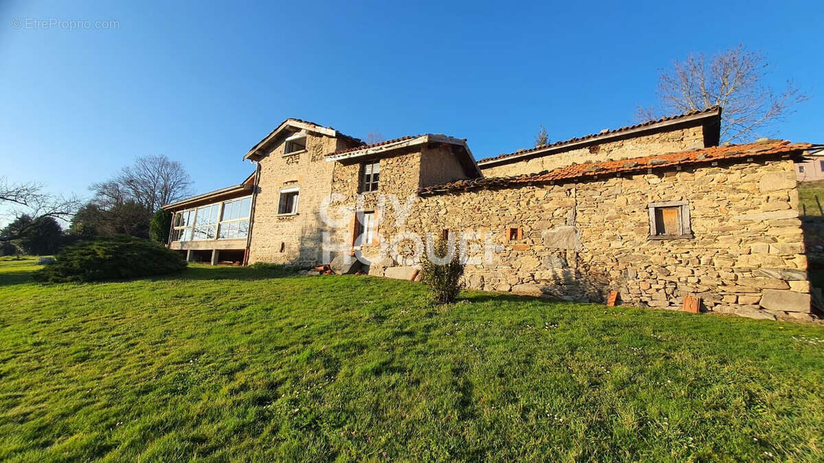 Maison à SAINT-MARTIN-EN-HAUT
