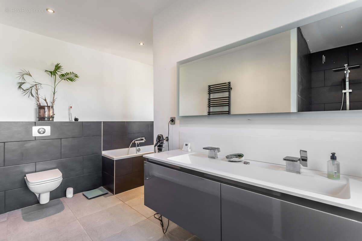 Maison à MONFLANQUIN