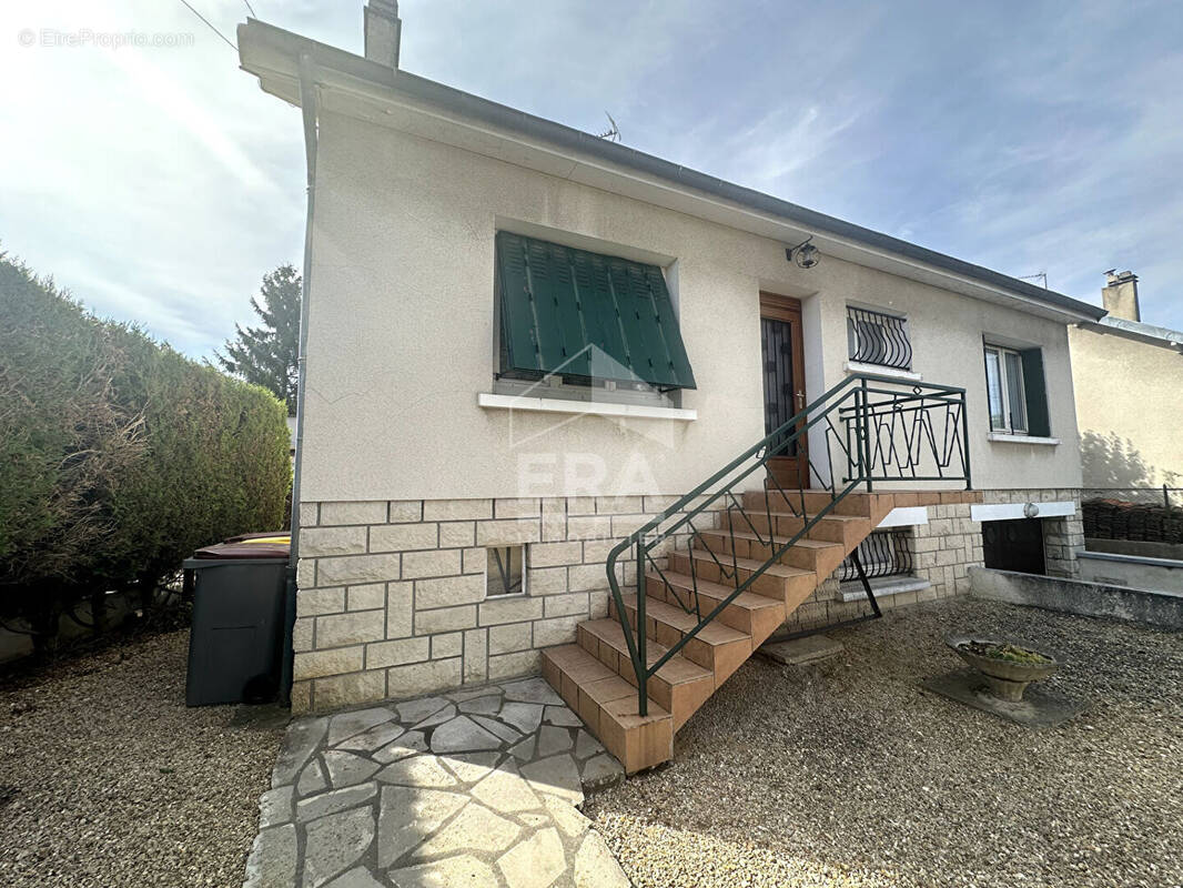 Maison à VARENNES-SUR-SEINE