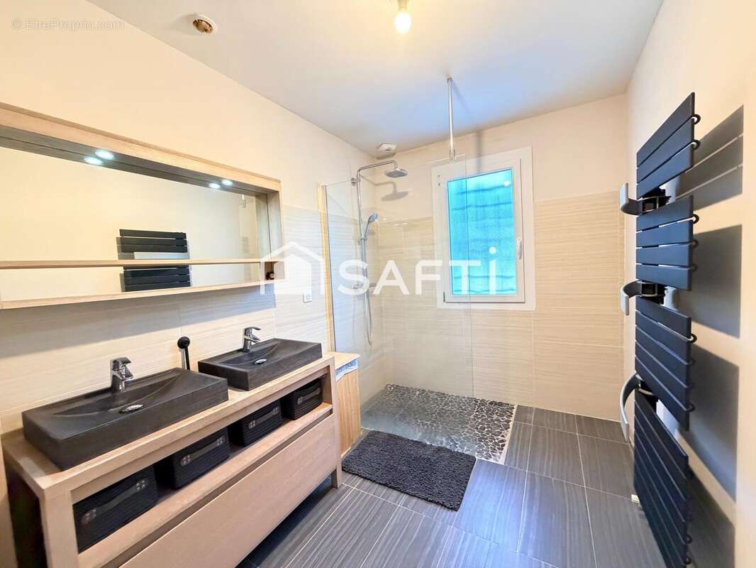 Maison 158 m² à Chateau-Larcher  - photo 9