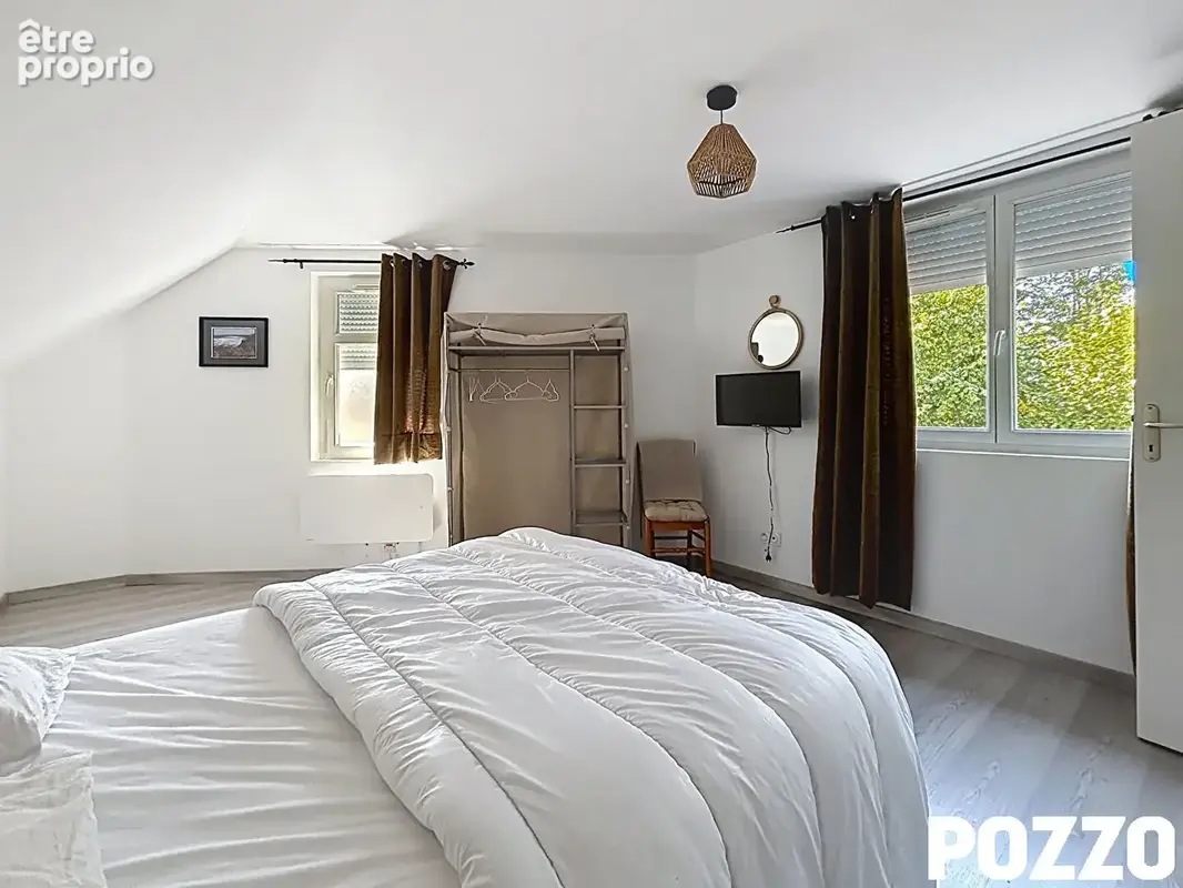 Bord de mer, Murs commerciaux  comprenant Fonds de commerce avec logement F3 au dessus et et maison F3 en très bon état général, - photo 7
