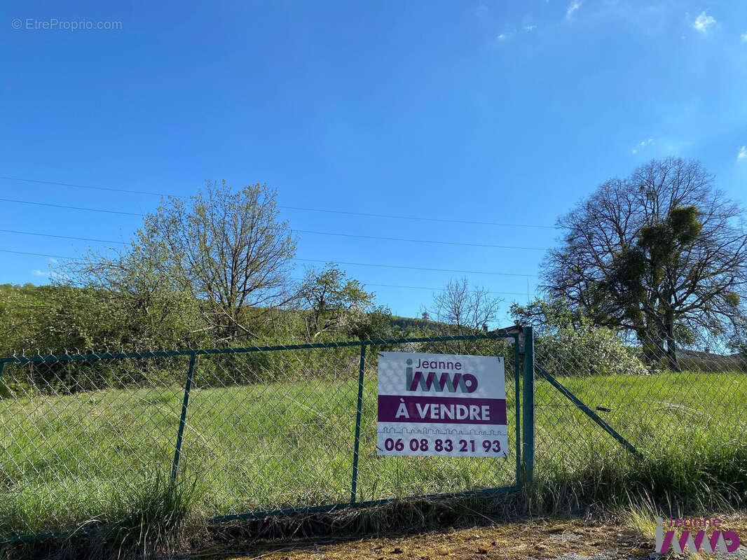 Terrain à EVETTE-SALBERT