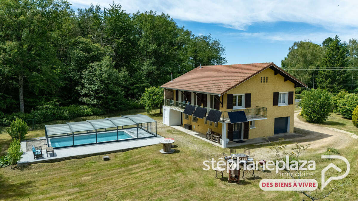 Propriété composée d'une maison entièrement rénovée de 133m² habitables sur 3164m² de terrain, avec piscine ! - photo 15