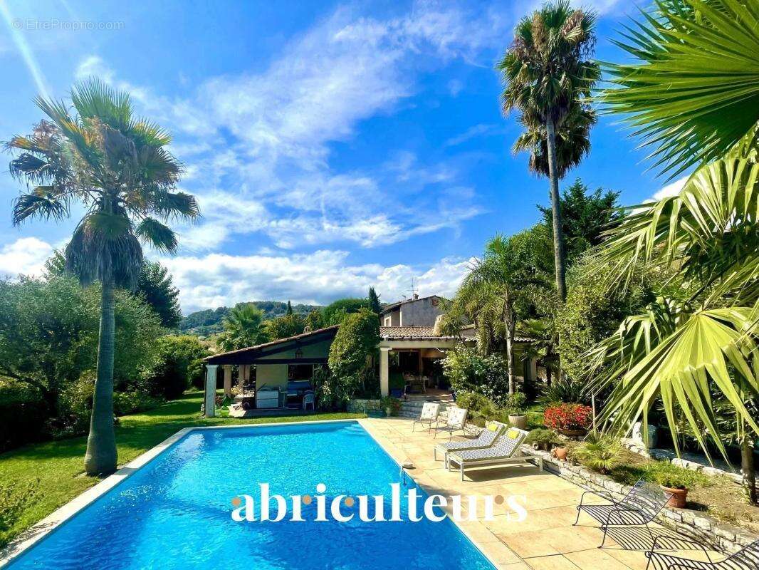 Maison familiale 5 chambres avec piscine et jardin en vente La Colle-sur-Loup (06480) - photo 12