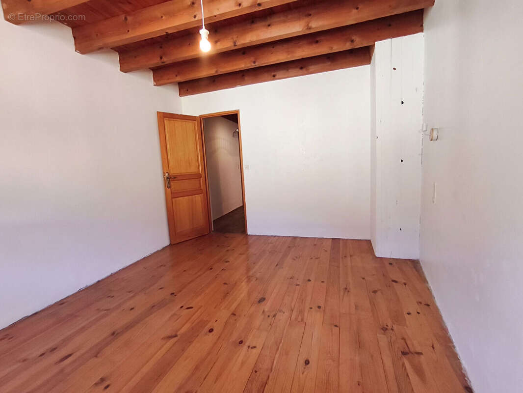 Maison à PRAT-BONREPAUX