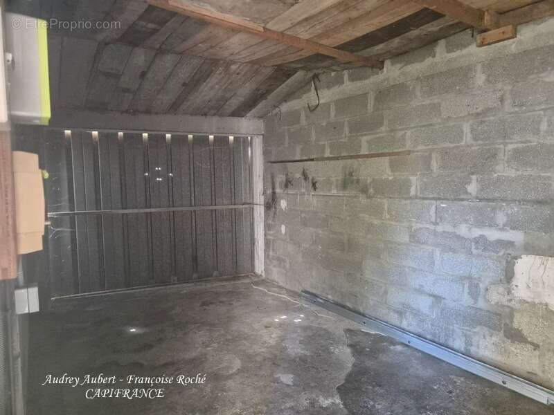 Maison à SAINT-JEAN-D'ANGELY