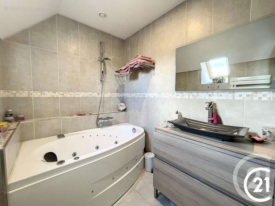 Maison à MAROLLES-SUR-SEINE