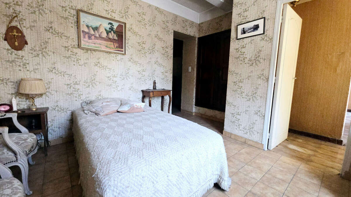 Appartement à ENTRECHAUX