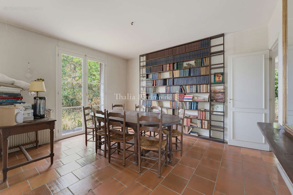 Propriété de 235 m2 avec plus de 5 000 m2 de terrain à Cambes - photo 5