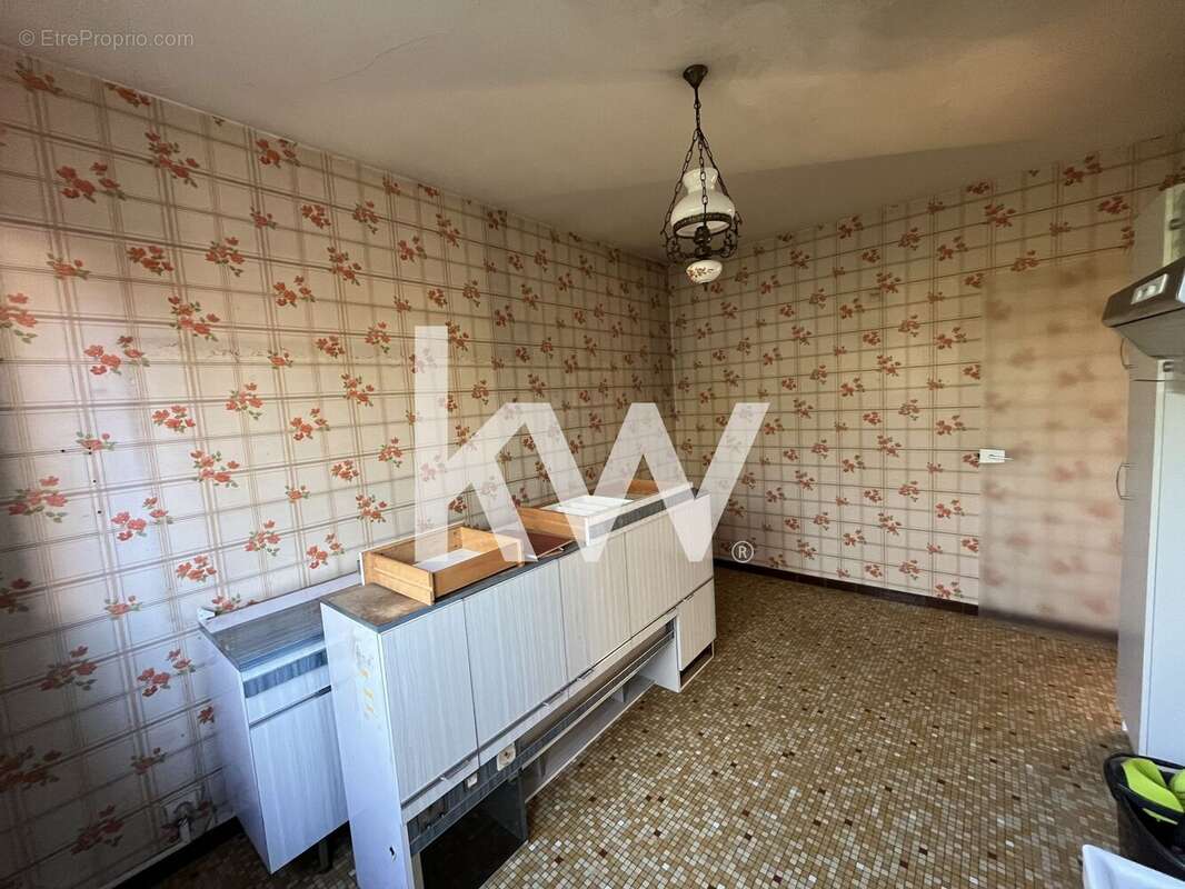 Maison à SAINT-PANTALEON-DE-LARCHE