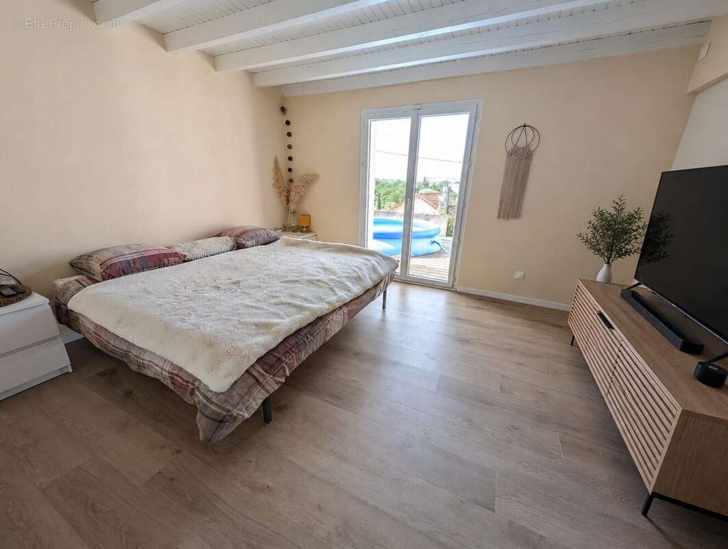 Maison 184 m² à Les Martres-De-Veyre  - photo 8
