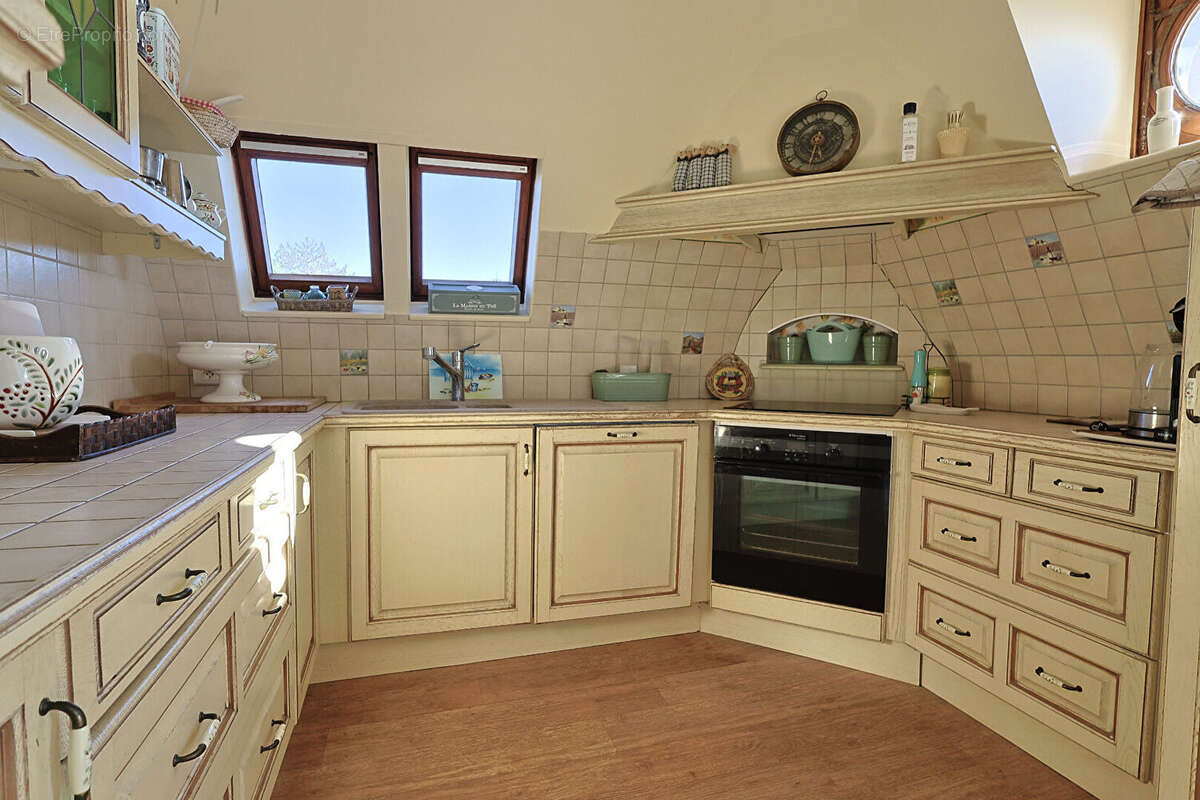 EMPLACEMENT D'EXCEPTION - Appartement de 70 m² offrant une pleine vue mer - photo 8