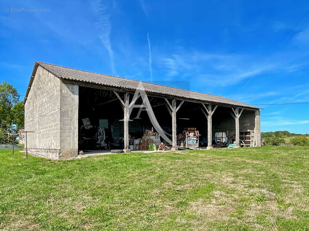 Authentique propriété en pierre avec piscine, dépendances et vignoble - photo 17