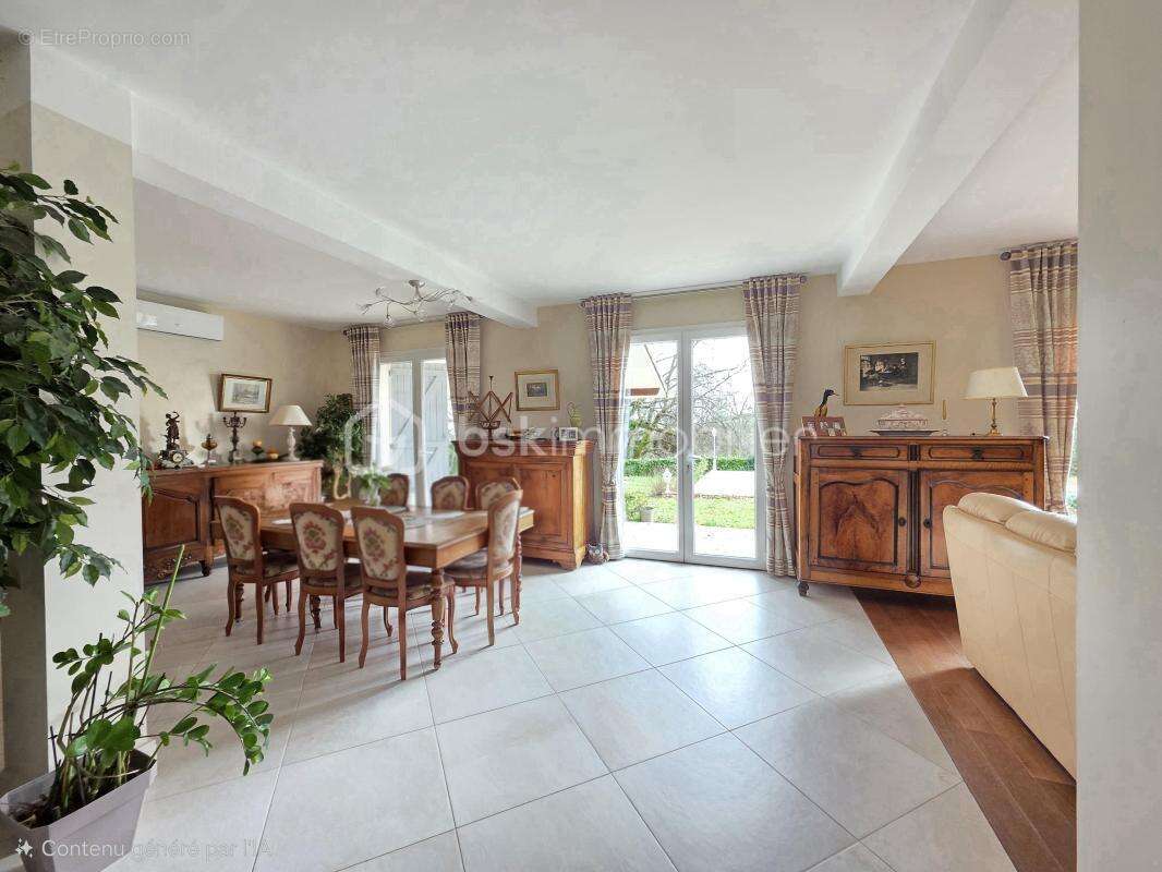 Maison à SAINTE-COLOMBE-EN-BRUILHOIS