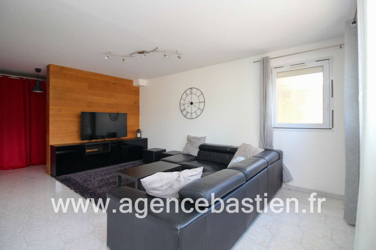 Appartement à VERSONNEX