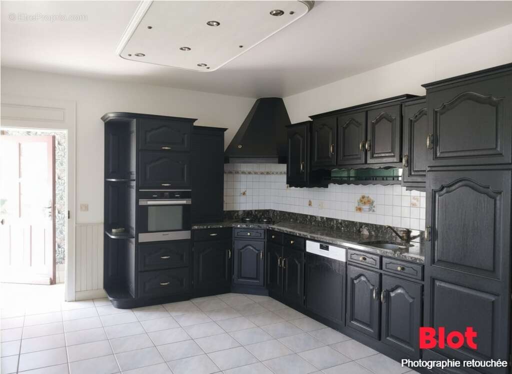 Maison 138 m² à La Croixille  - photo 4