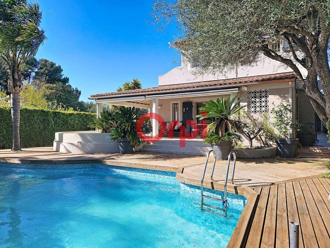 Maison à SIX-FOURS-LES-PLAGES