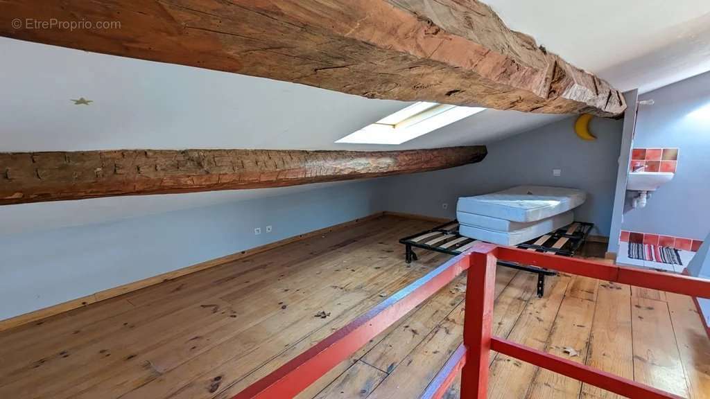 Appartement à SALERNES