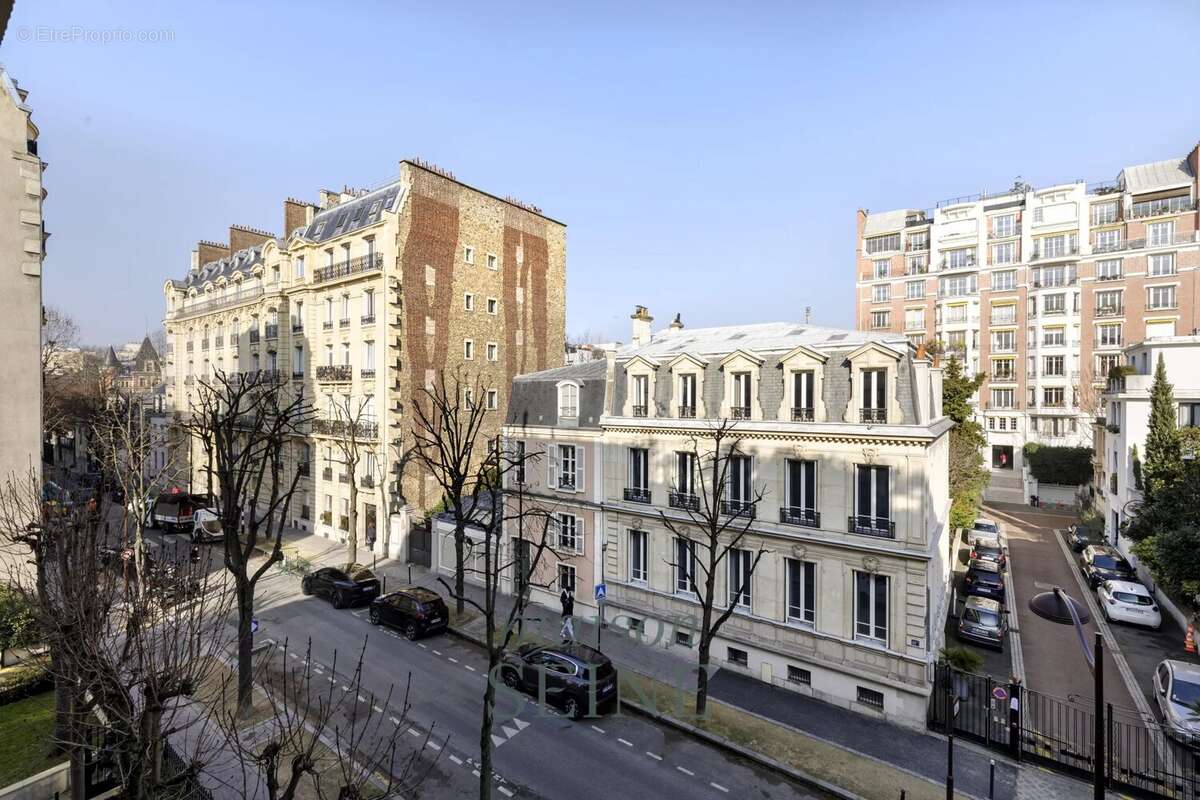 Appartement à NEUILLY-SUR-SEINE