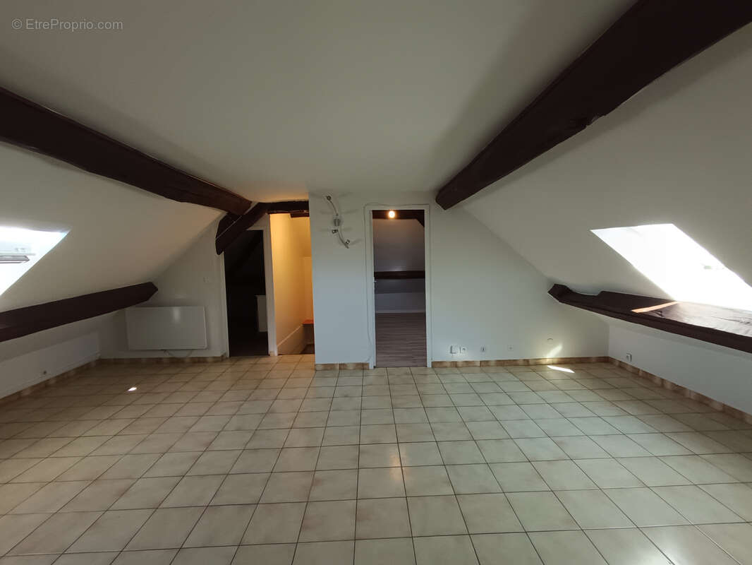 Appartement à VAUGRIGNEUSE