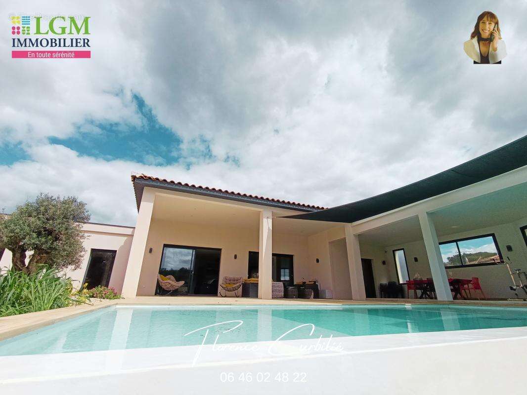 Villa contemporaine 4 chambres avec piscine et garage sur un terrain de 3000m² à l'abri des regards - photo 5
