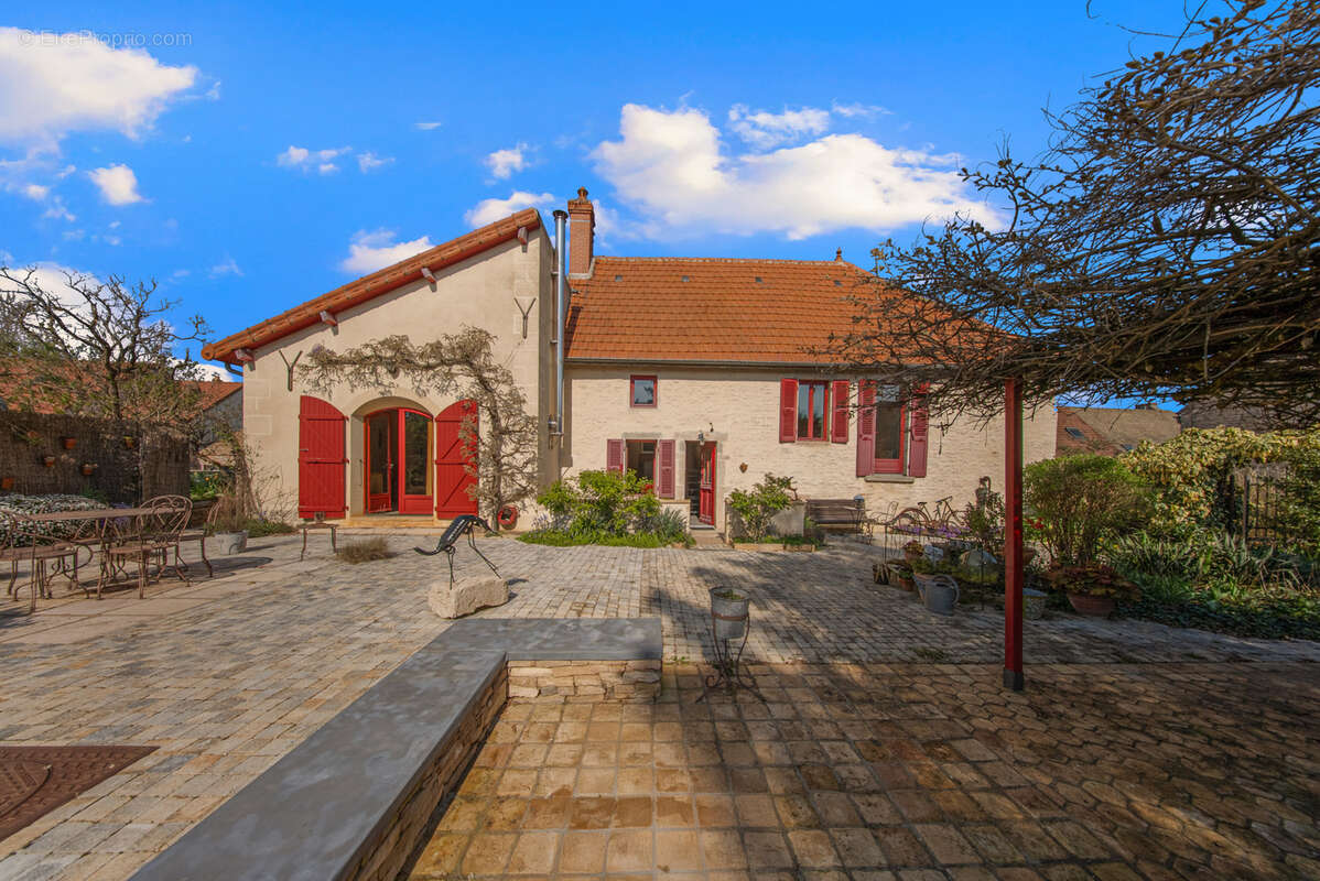 Maison à SAINTE-MARIE-LA-BLANCHE