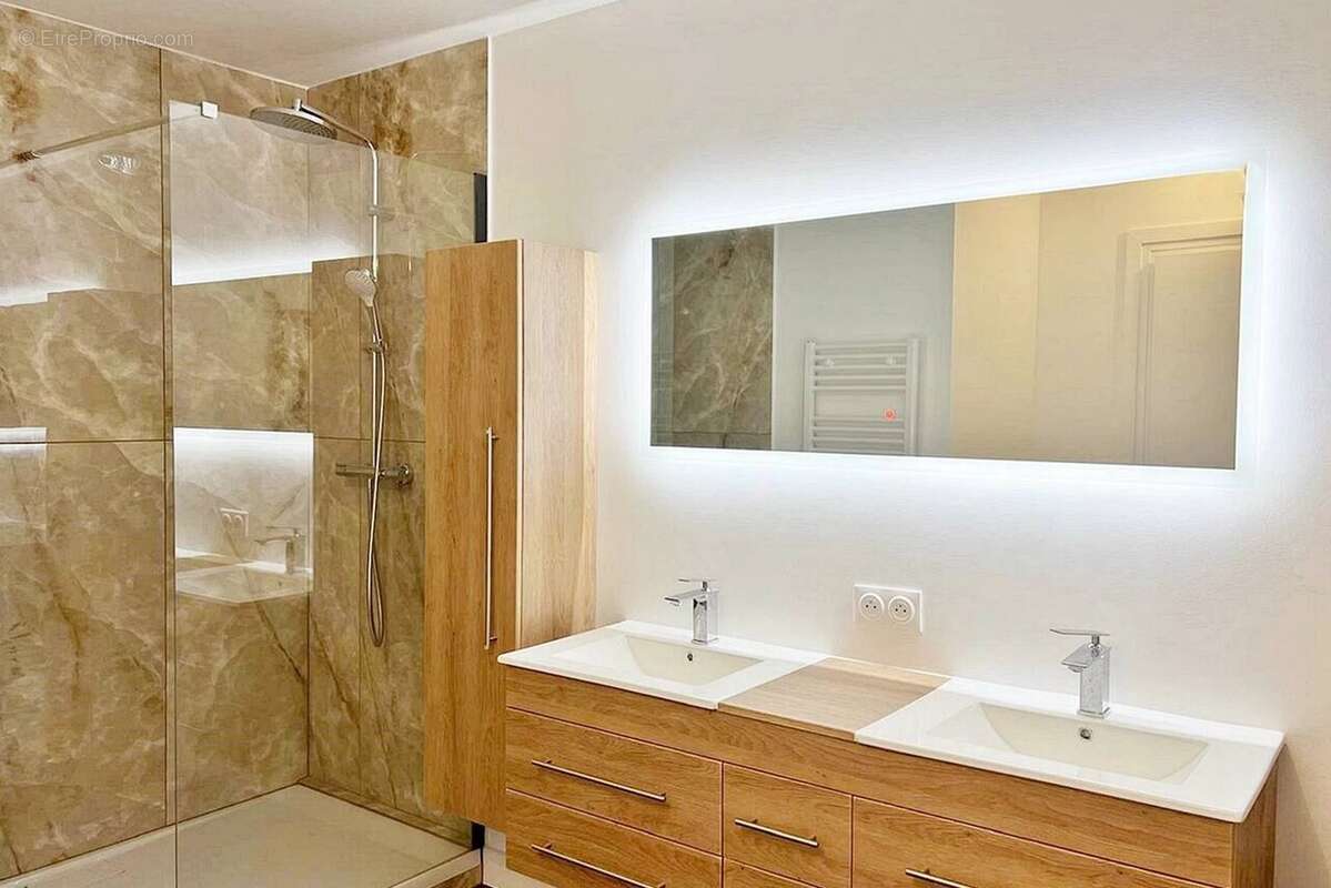 Appartement à SAINT-MAUR-DES-FOSSES