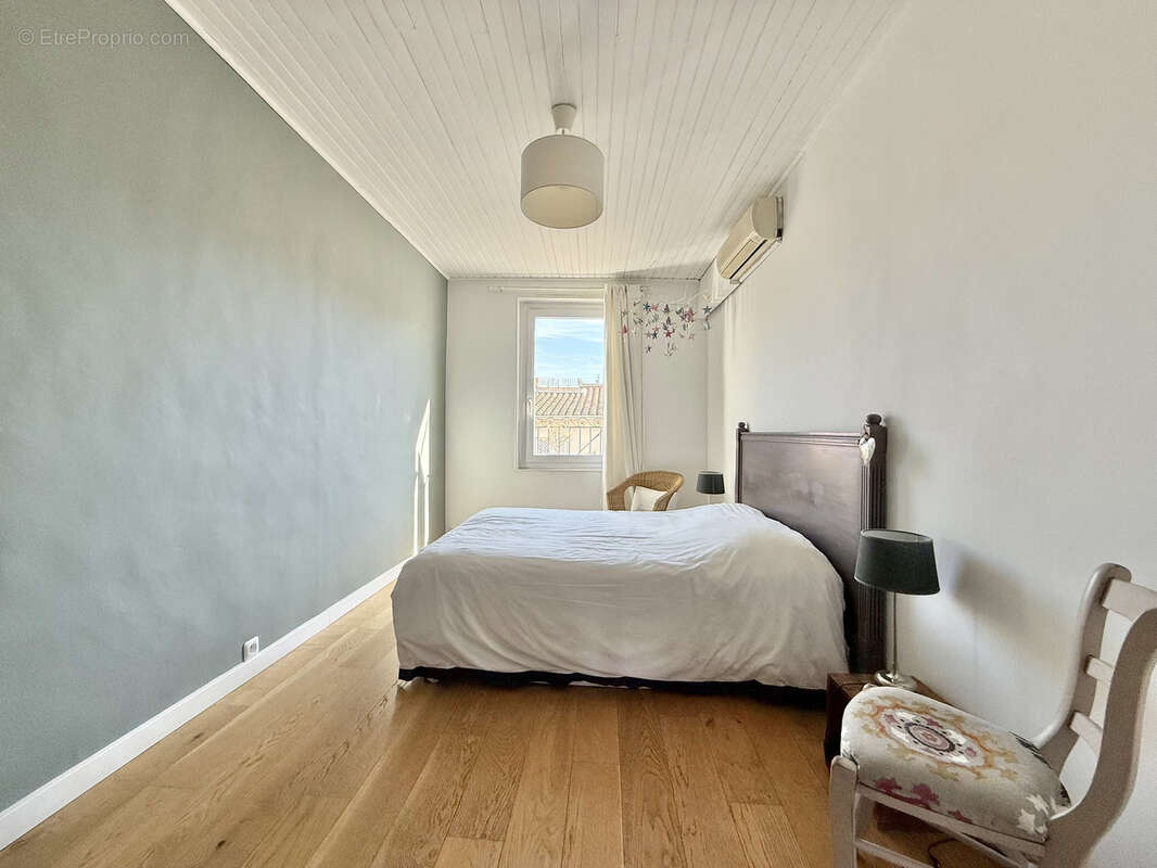 Appartement à MARSEILLE-6E