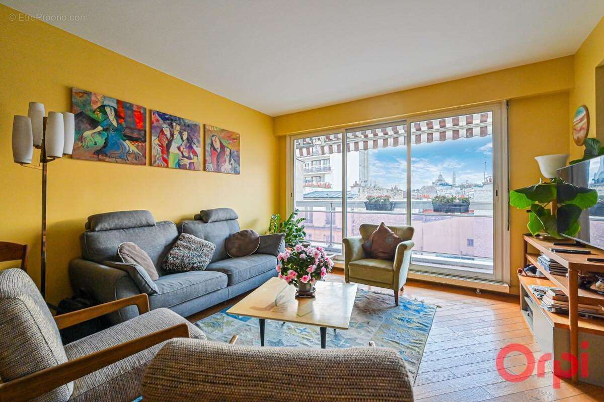 Appartement à PARIS-18E