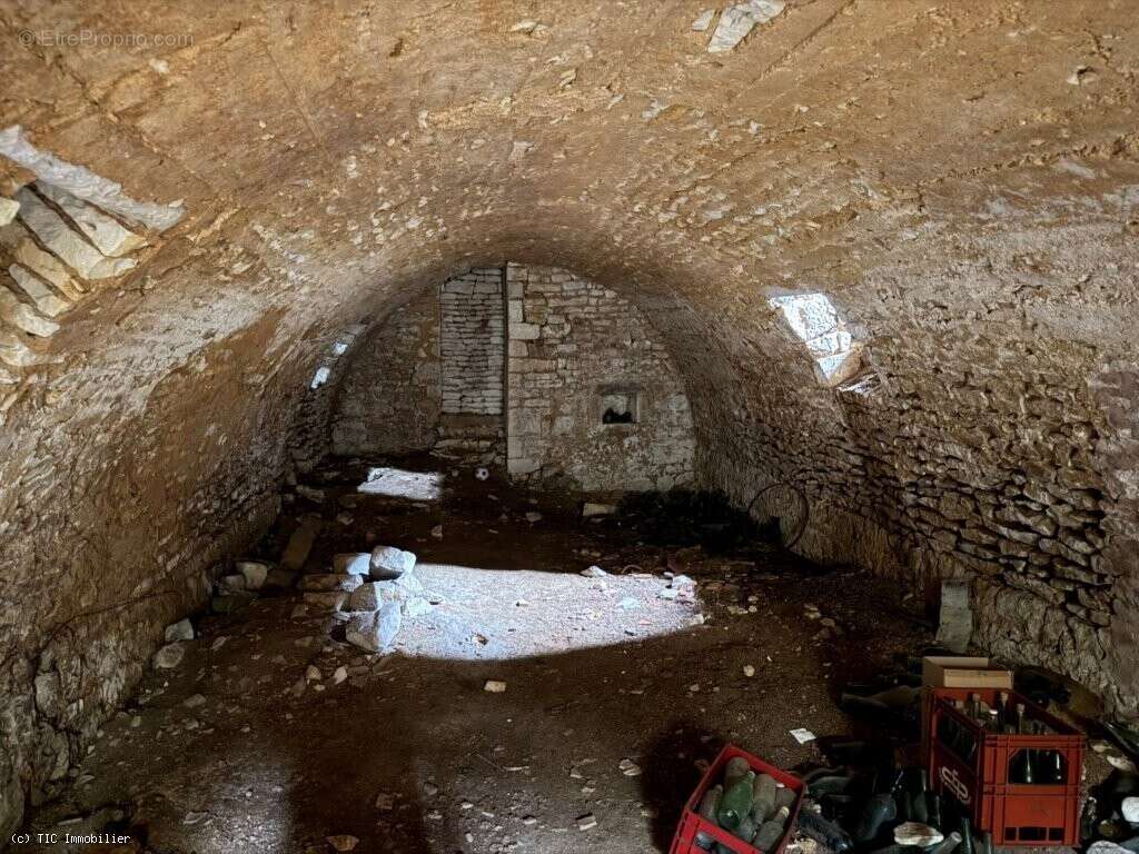 Aile de Vieux Logis du XVI? Siècle à Rénover, Proche de Ruffec - photo 32