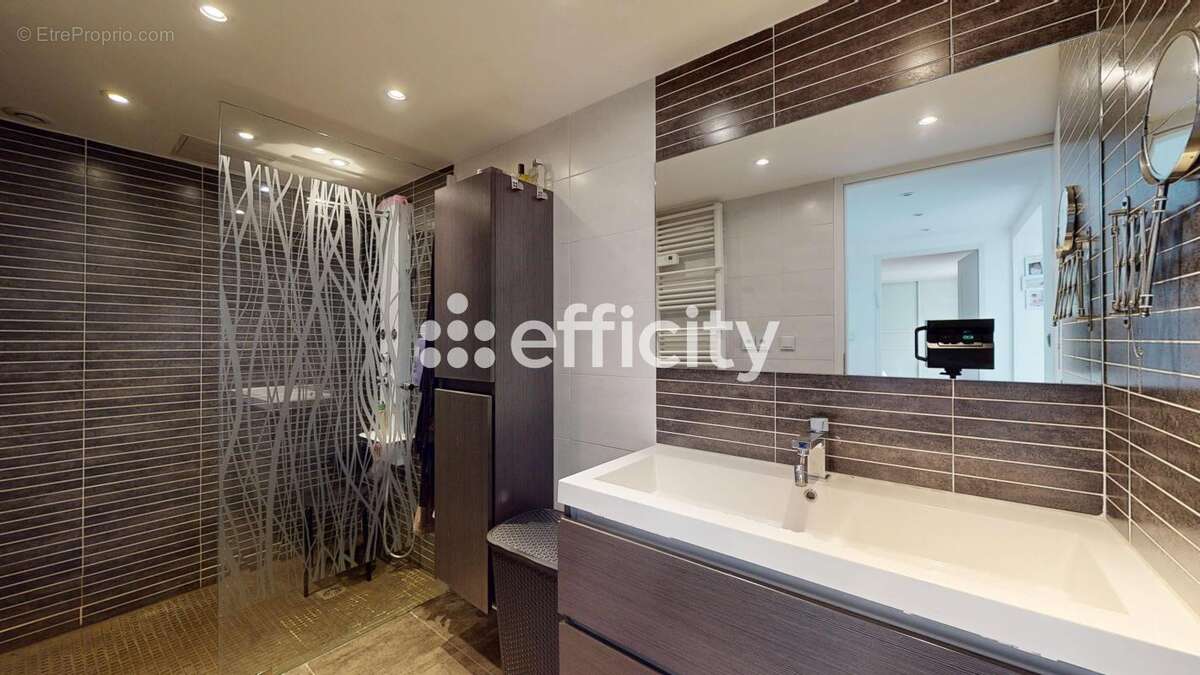 Maison à VILLEURBANNE