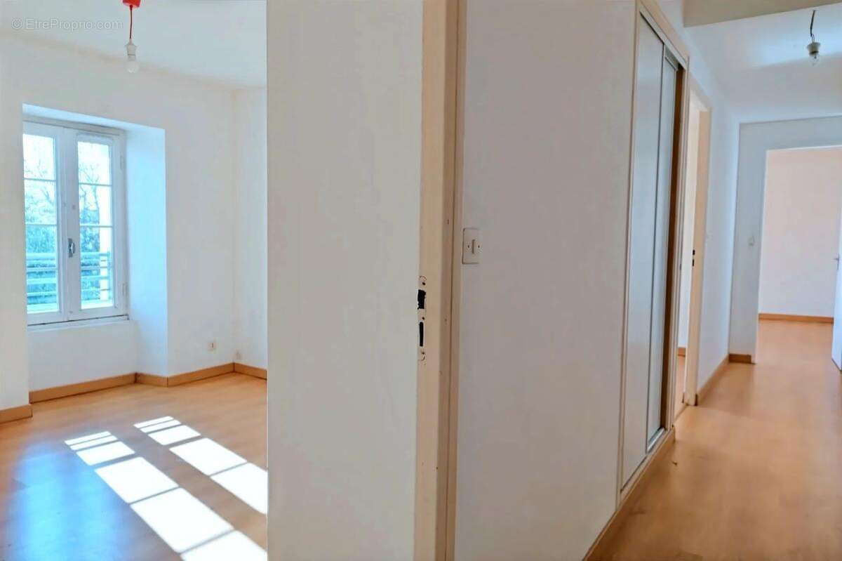 Maison à LEGE