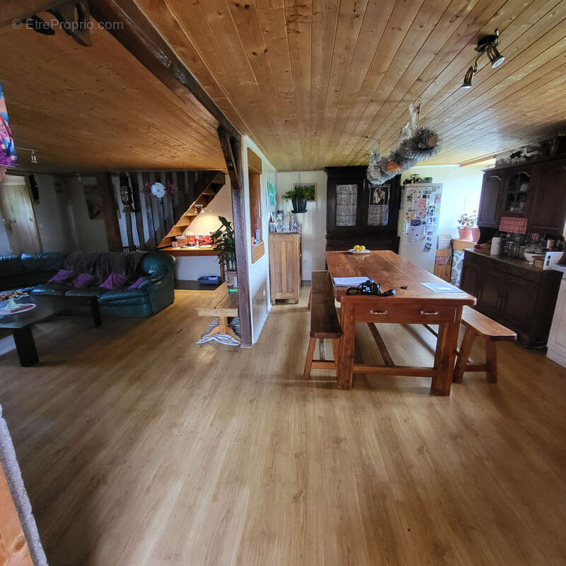 Maison à RIOM-ES-MONTAGNES