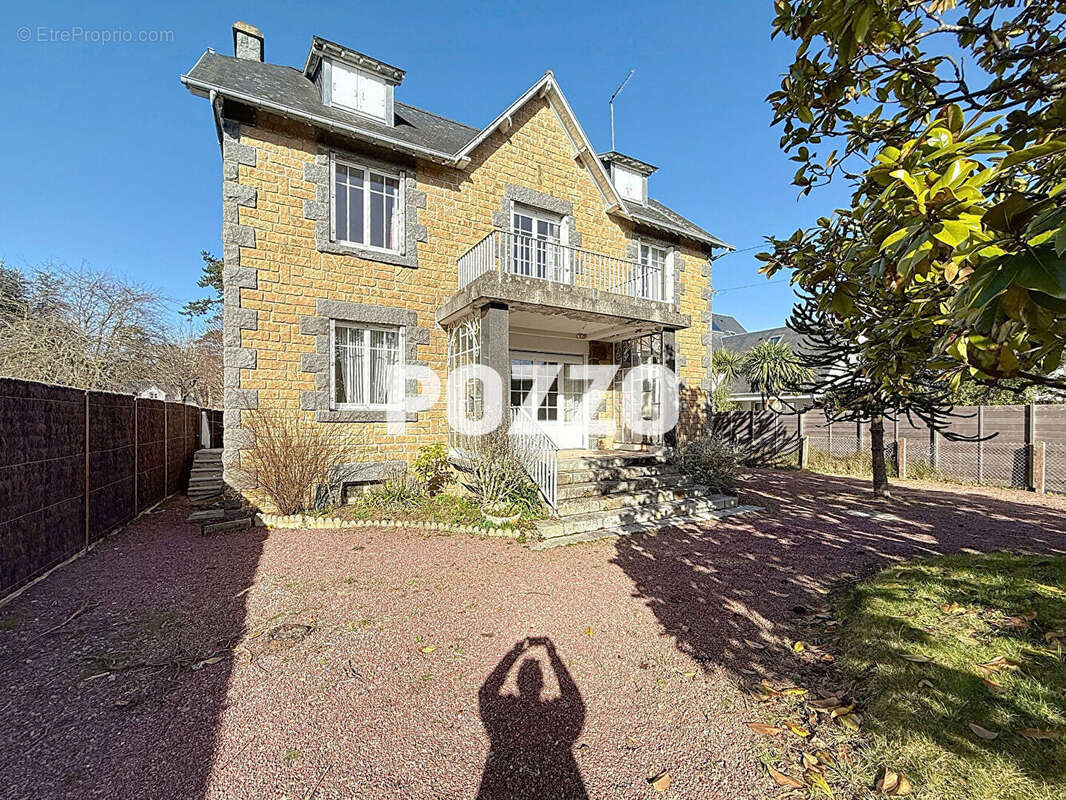 Maison à JULLOUVILLE