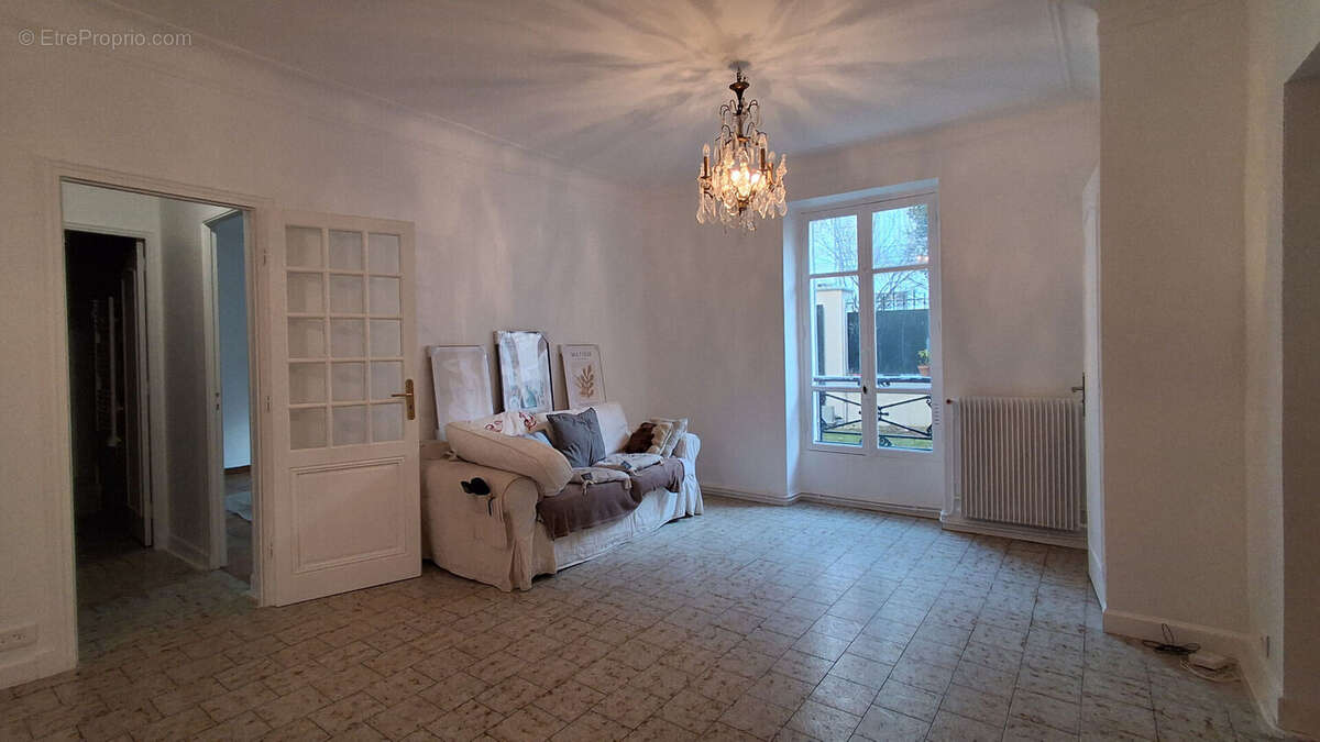 Maison à LA GARENNE-COLOMBES