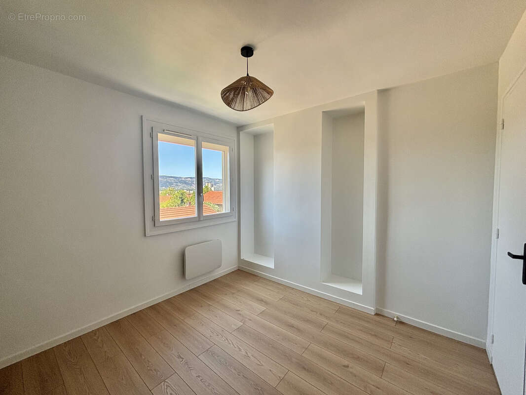 Petit charran   appartement t3 rénové   55 m2   balcon   vue sur crussol - photo 17