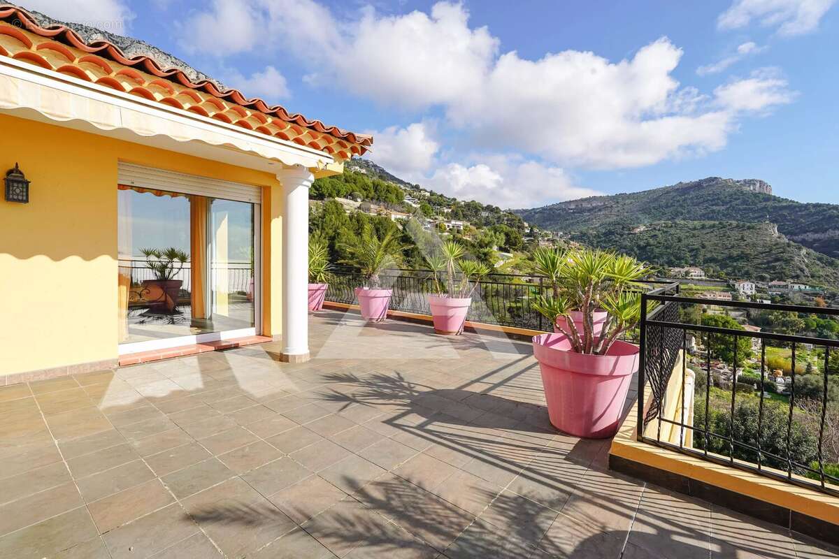Maison à EZE