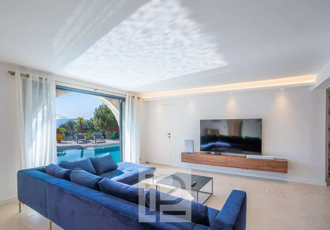 Maison à MOUGINS