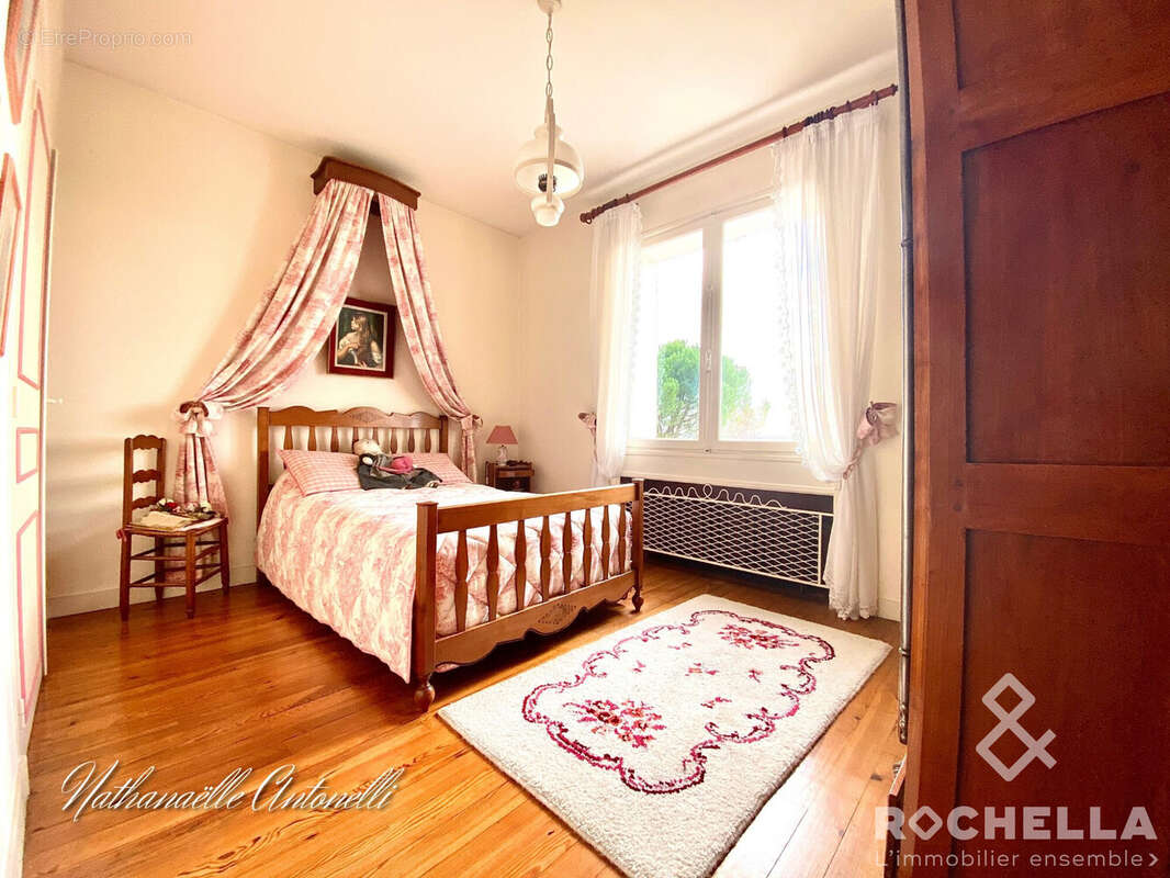 Maison 233 m² à Saint-Jean-D'angely  - photo 8