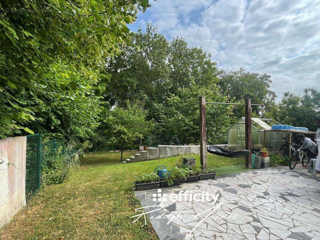 Maison à MONTEREAU-FAULT-YONNE