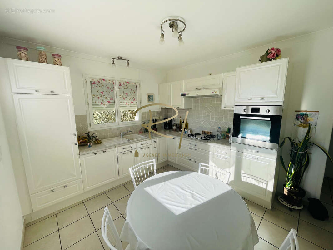 Maison à VALLON-PONT-D&#039;ARC