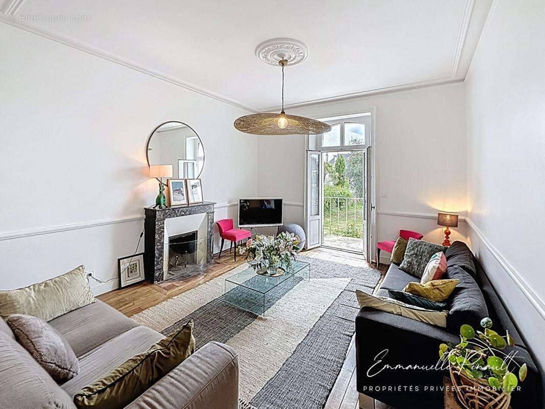 VANNES Albert 1er · Demeure de caractère · 200 m² · Jardin clos plein Sud - photo 4