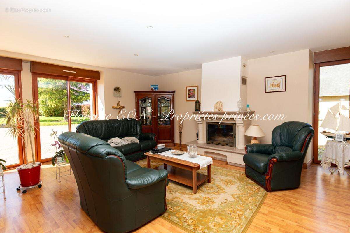 Maison à ARGENTRE-DU-PLESSIS